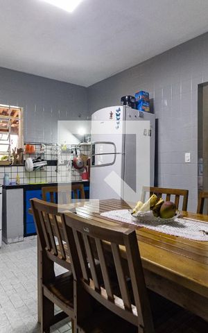 Casa à venda com 170m², 6 quartos e 2 vagas Casa à venda com 170m², 6 quartos e 2 vagasCozinha da Casa 1