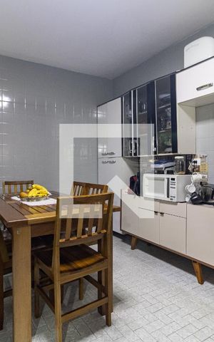 Casa à venda com 170m², 6 quartos e 2 vagas Casa à venda com 170m², 6 quartos e 2 vagasCozinha da Casa 1