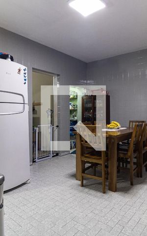 Casa à venda com 170m², 6 quartos e 2 vagas Casa à venda com 170m², 6 quartos e 2 vagasCozinha da Casa 1