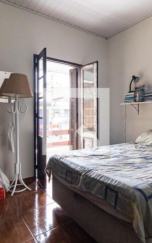 Casa à venda com 170m², 6 quartos e 2 vagas Casa à venda com 170m², 6 quartos e 2 vagasQuarto 1 da Casa 1