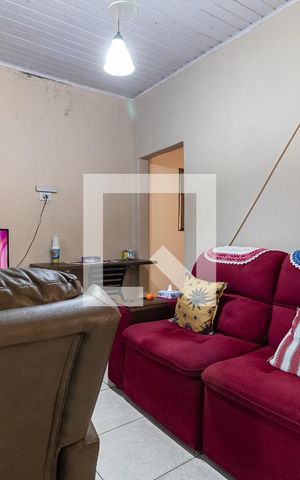 Casa à venda com 170m², 6 quartos e 2 vagas Casa à venda com 170m², 6 quartos e 2 vagasSala da Casa 3