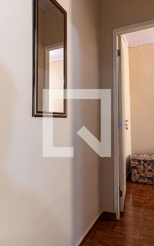 Casa à venda com 170m², 6 quartos e 2 vagas Casa à venda com 170m², 6 quartos e 2 vagasCorredor da Casa 3
