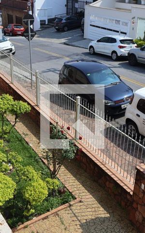 Casa à venda com 320m², 3 quartos e 6 vagasVista da Rua