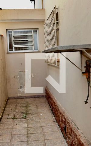 Casa à venda com 320m², 3 quartos e 6 vagasCorredor quintal