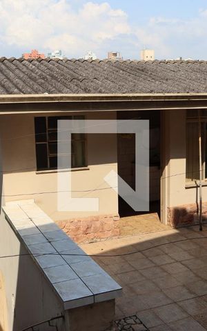 Casa à venda com 320m², 3 quartos e 6 vagasQuintal