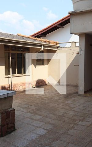 Casa à venda com 320m², 3 quartos e 6 vagasQuintal