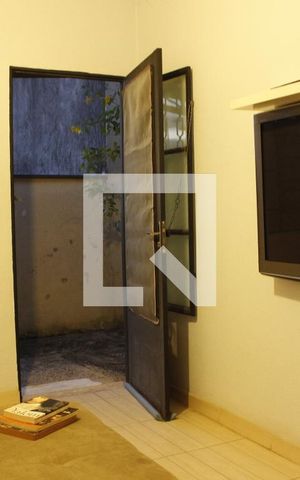 Casa à venda com 300m², 6 quartos e sem vagaCasa 2- Sala