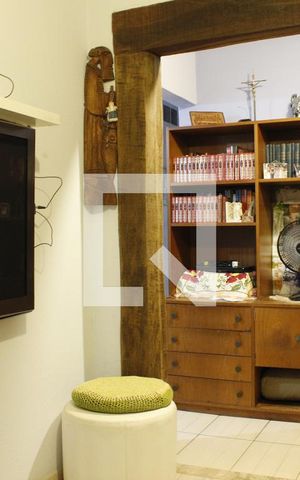 Casa à venda com 300m², 6 quartos e sem vagaCasa 2- Sala