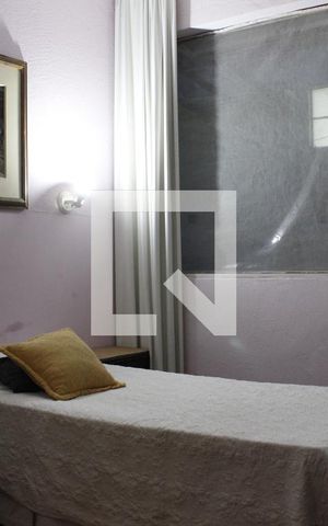 Casa à venda com 300m², 6 quartos e sem vagaCasa 2- Quarto 2