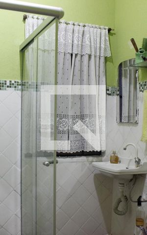 Casa à venda com 300m², 6 quartos e sem vagaCasa 2- Banheiro