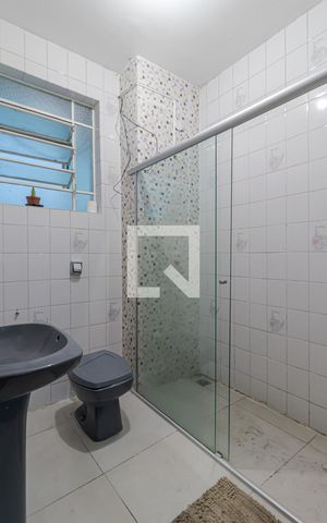 Apartamento à venda com 96m², 2 quartos e sem vaga Apartamento à venda com 96m², 2 quartos e sem vagaBanheiro