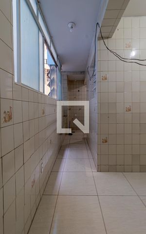 Apartamento à venda com 96m², 2 quartos e sem vaga Apartamento à venda com 96m², 2 quartos e sem vagaCozinha e Área de Serviço