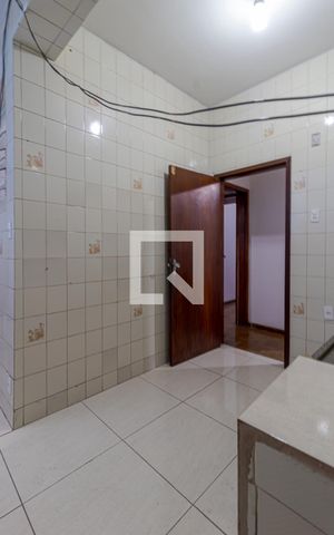 Apartamento à venda com 96m², 2 quartos e sem vaga Apartamento à venda com 96m², 2 quartos e sem vagaCozinha e Área de Serviço