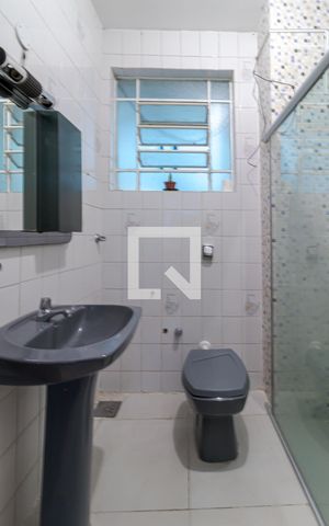 Apartamento à venda com 96m², 2 quartos e sem vaga Apartamento à venda com 96m², 2 quartos e sem vagaBanheiro