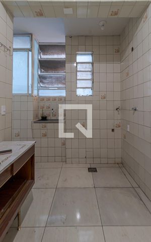 Apartamento à venda com 96m², 2 quartos e sem vaga Apartamento à venda com 96m², 2 quartos e sem vagaCozinha e Área de Serviço