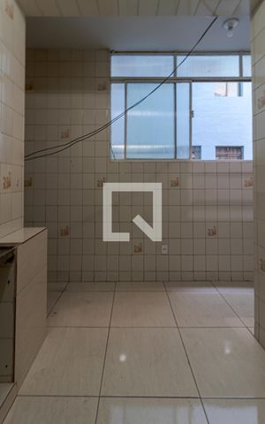Apartamento à venda com 96m², 2 quartos e sem vaga Apartamento à venda com 96m², 2 quartos e sem vagaCozinha e Área de Serviço