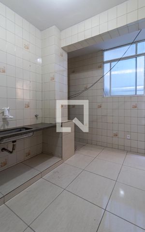 Apartamento à venda com 96m², 2 quartos e sem vaga Apartamento à venda com 96m², 2 quartos e sem vagaCozinha e Área de Serviço