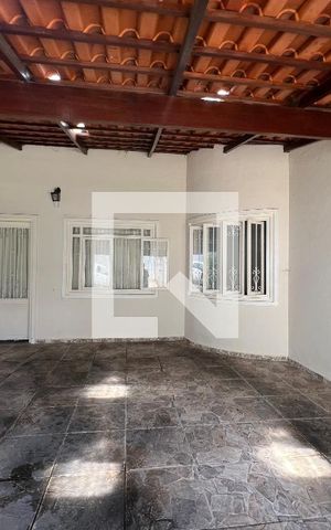 Casa à venda com 215m², 3 quartos e 2 vagas Casa à venda com 215m², 3 quartos e 2 vagasÁrea comum