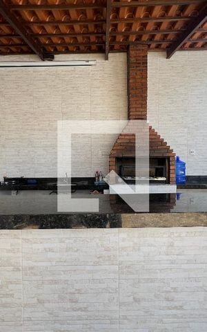 Casa à venda com 215m², 3 quartos e 2 vagas Casa à venda com 215m², 3 quartos e 2 vagasÁrea comum