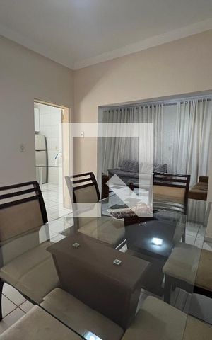 Casa à venda com 215m², 3 quartos e 2 vagas Casa à venda com 215m², 3 quartos e 2 vagasSala