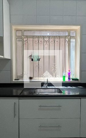 Casa à venda com 215m², 3 quartos e 2 vagas Casa à venda com 215m², 3 quartos e 2 vagasCozinha