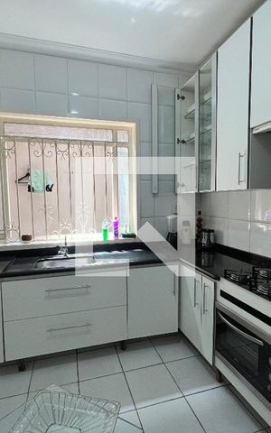 Casa à venda com 215m², 3 quartos e 2 vagas Casa à venda com 215m², 3 quartos e 2 vagasCozinha