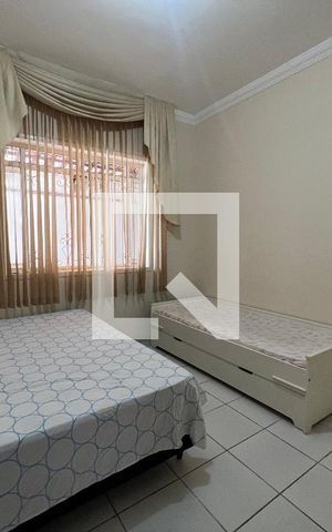 Casa à venda com 215m², 3 quartos e 2 vagas Casa à venda com 215m², 3 quartos e 2 vagasQuarto 1