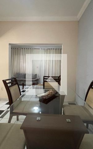 Casa à venda com 215m², 3 quartos e 2 vagas Casa à venda com 215m², 3 quartos e 2 vagasSala