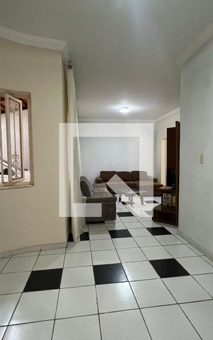 Casa à venda com 215m², 3 quartos e 2 vagas Casa à venda com 215m², 3 quartos e 2 vagasSala
