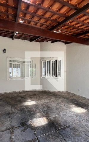 Casa à venda com 215m², 3 quartos e 2 vagas Casa à venda com 215m², 3 quartos e 2 vagasÁrea comum