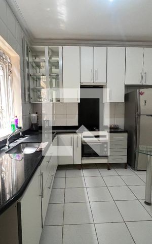 Casa à venda com 215m², 3 quartos e 2 vagas Casa à venda com 215m², 3 quartos e 2 vagasCozinha