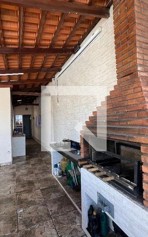 Casa à venda com 215m², 3 quartos e 2 vagas Casa à venda com 215m², 3 quartos e 2 vagasÁrea comum