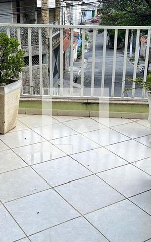 Casa para alugar com 200m², 3 quartos e 2 vagas Casa para alugar com 200m², 3 quartos e 2 vagasVaranda