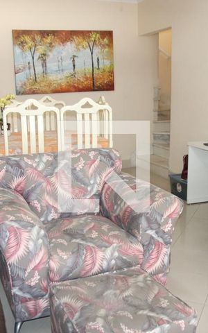 Casa para alugar com 200m², 3 quartos e 2 vagasSala