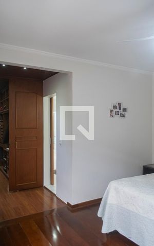 Casa à venda com 265m², 3 quartos e 3 vagas Casa à venda com 265m², 3 quartos e 3 vagasQuarto 3