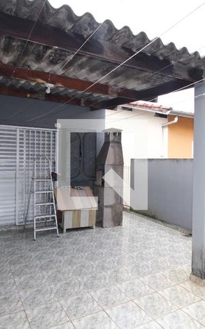 Casa à venda com 250m², 3 quartos e 2 vagasÁrea de Serviço