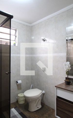 Casa à venda com 250m², 3 quartos e 2 vagasBanheiro