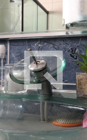 Casa à venda com 250m², 3 quartos e 2 vagasBanheiro - torneira