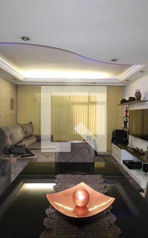 Casa à venda com 250m², 3 quartos e 2 vagasSala