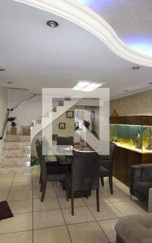 Casa à venda com 250m², 3 quartos e 2 vagasSala