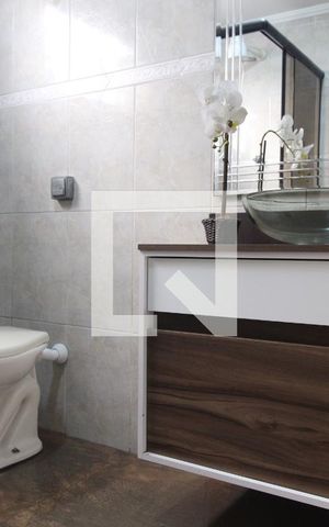 Casa à venda com 250m², 3 quartos e 2 vagasBanheiro