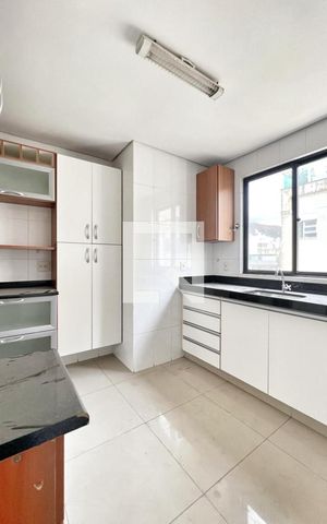 Apartamento à venda com 204m², 4 quartos e 4 vagasCozinha