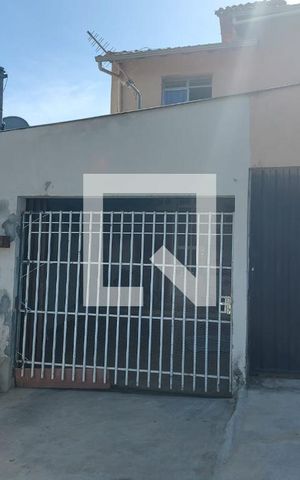 Casa à venda com 89m², 2 quartos e 1 vagaFachada
