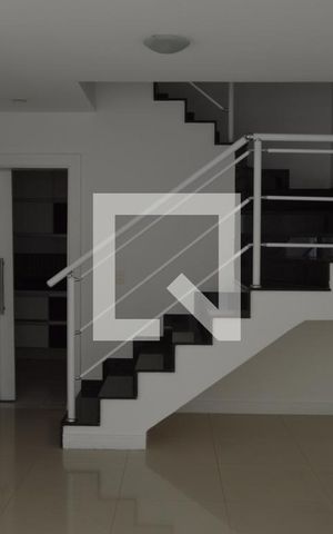 Casa à venda com 131m², 3 quartos e 2 vagasSala
