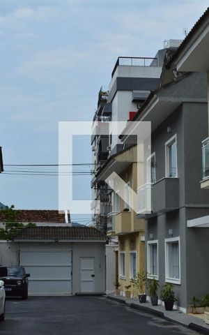 Casa à venda com 131m², 3 quartos e 2 vagasRua do condomínio