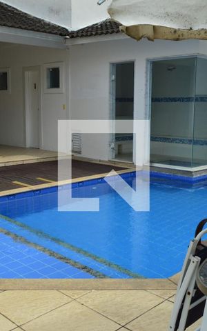 Casa à venda com 131m², 3 quartos e 2 vagasÁrea comum - Piscina