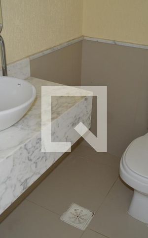 Casa à venda com 131m², 3 quartos e 2 vagasLavabo do primeiro andar