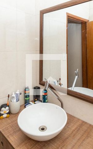 Casa para alugar com 270m², 5 quartos e 2 vagasBanheiro 4