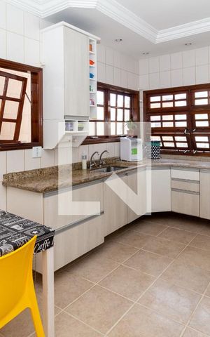 Casa para alugar com 270m², 5 quartos e 2 vagasCozinha