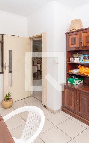 Casa para alugar com 270m², 5 quartos e 2 vagasEscritório